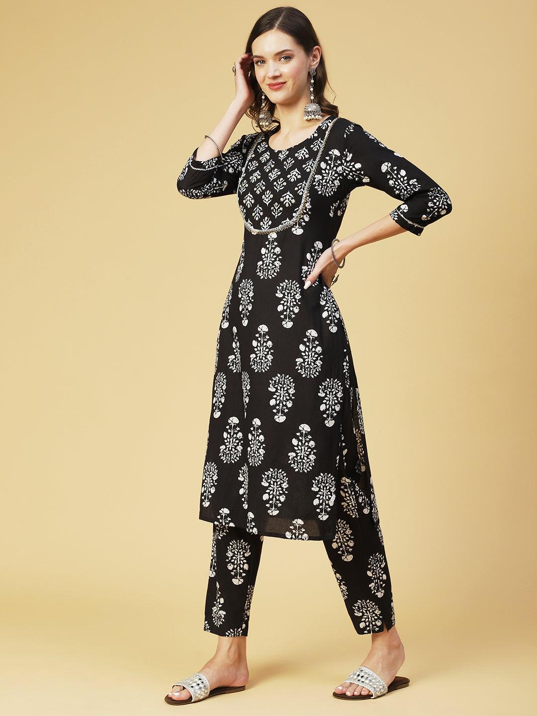 Floral Printed & Embroidered Straight Fit Kurta with Pant - Black - Indiakreations