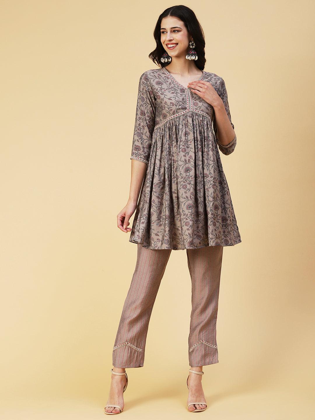 Floral Printed Zari & Resham Embroidered Kurta With Pants - Grey - Indiakreations