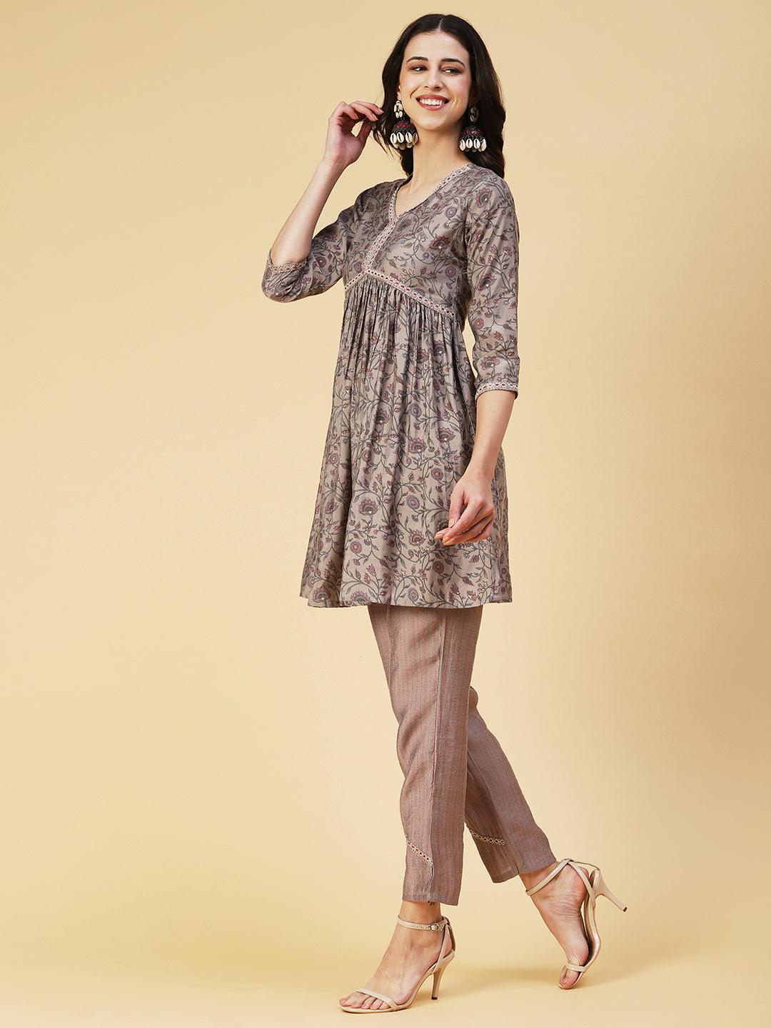 Floral Printed Zari & Resham Embroidered Kurta With Pants - Grey - Indiakreations