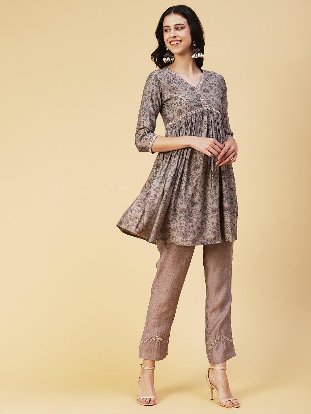 Floral Printed Zari & Resham Embroidered Kurta With Pants - Grey - Indiakreations