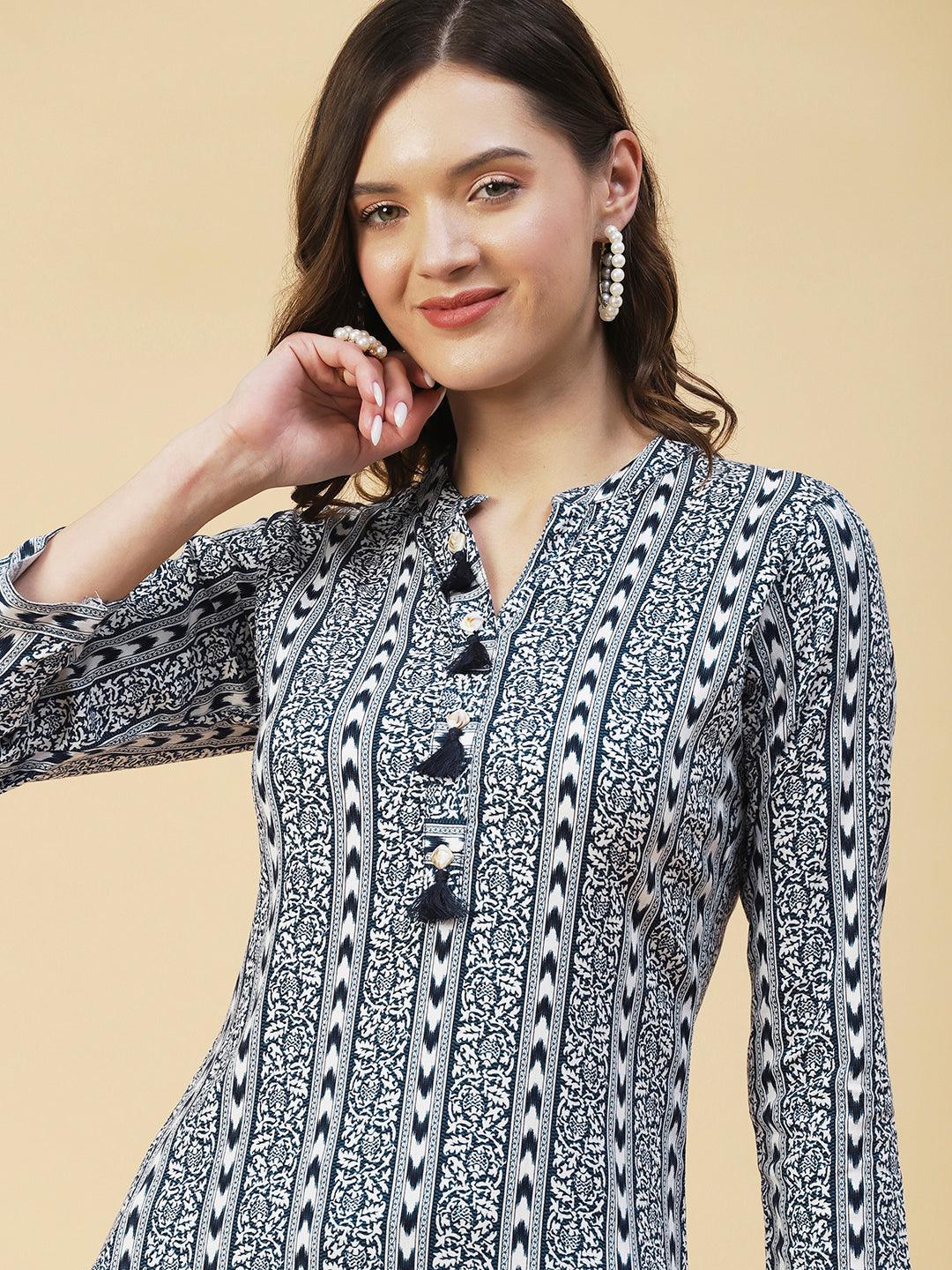 Ethnic Stripes Printed Straight Fit Kurta - Blue - Indiakreations