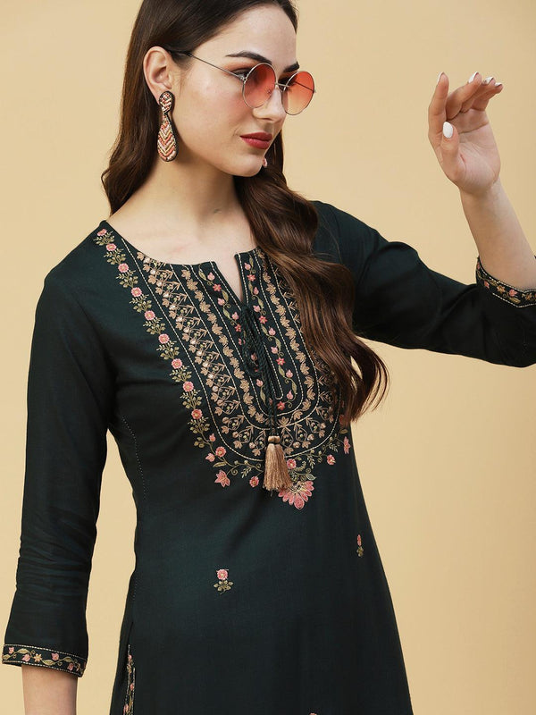 Solid Resham & Zari Embroidered Tie-Up Neckline Kurta - Green - Indiakreations