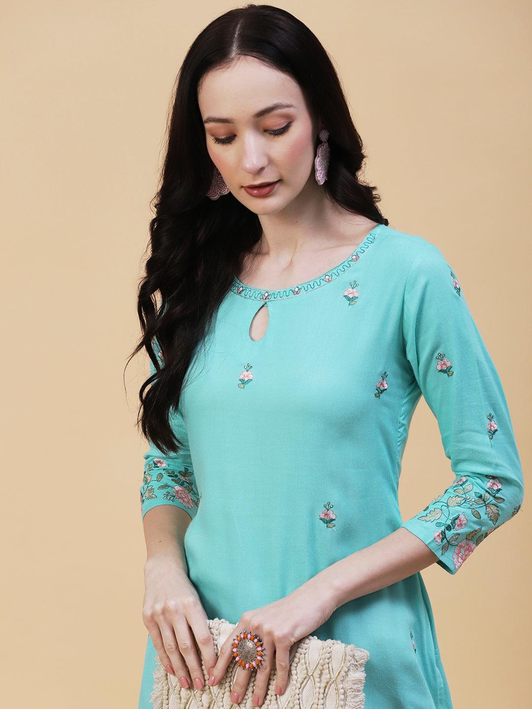 Solid Resham & Zari Floral Embroidered Kurta - Sea Green - Indiakreations