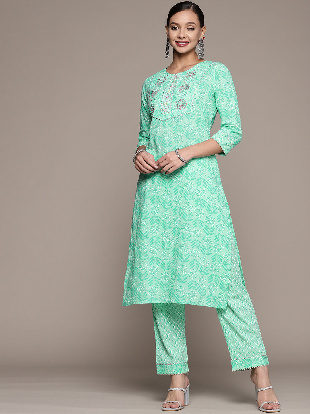 Women's Mint Green Sequinned Kurta Set With Trousers - Anubhutee