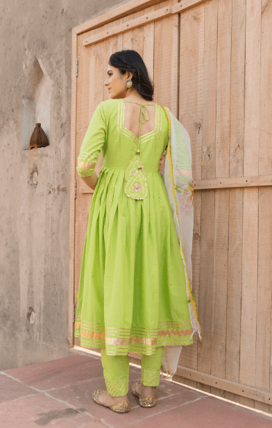 Women's Crisp Green Kurta Set with Hand Paint Dupatta - Indiakreations