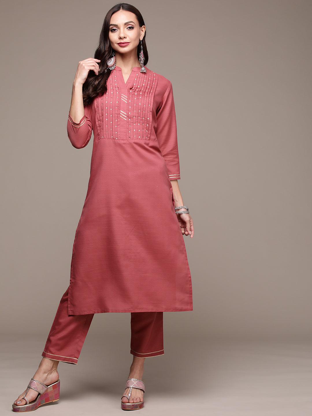 Women's Mauve Sequinned Kurta Set With Trousers - Anubhutee