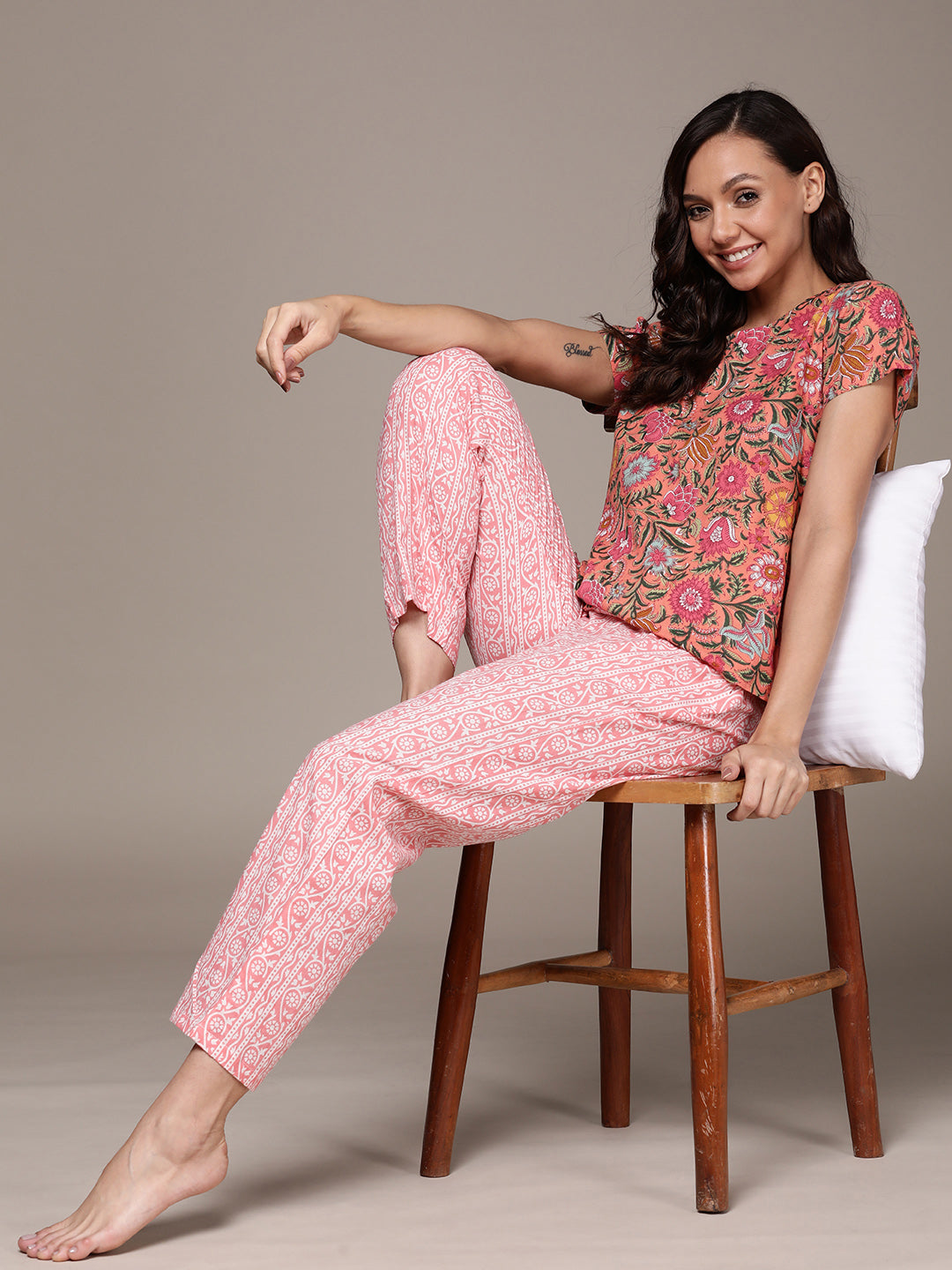 Women's Coral Floral Printed Pure Cotton Night Suit - Anubhutee