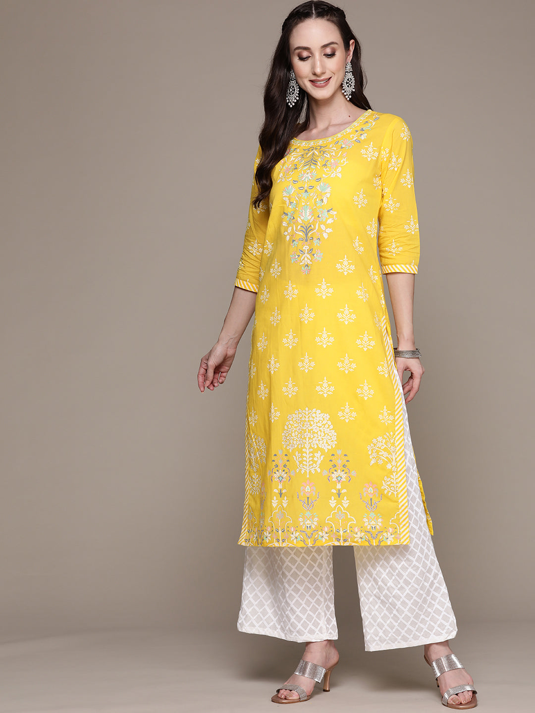 Women's Yellow Floral Printed Pure Cotton Kurta With Trousers - Anubhutee