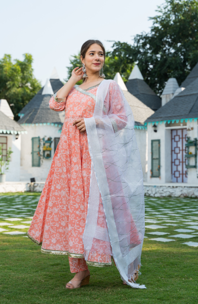 Women's The Elegant Peach Print Kurta set with Dupatta