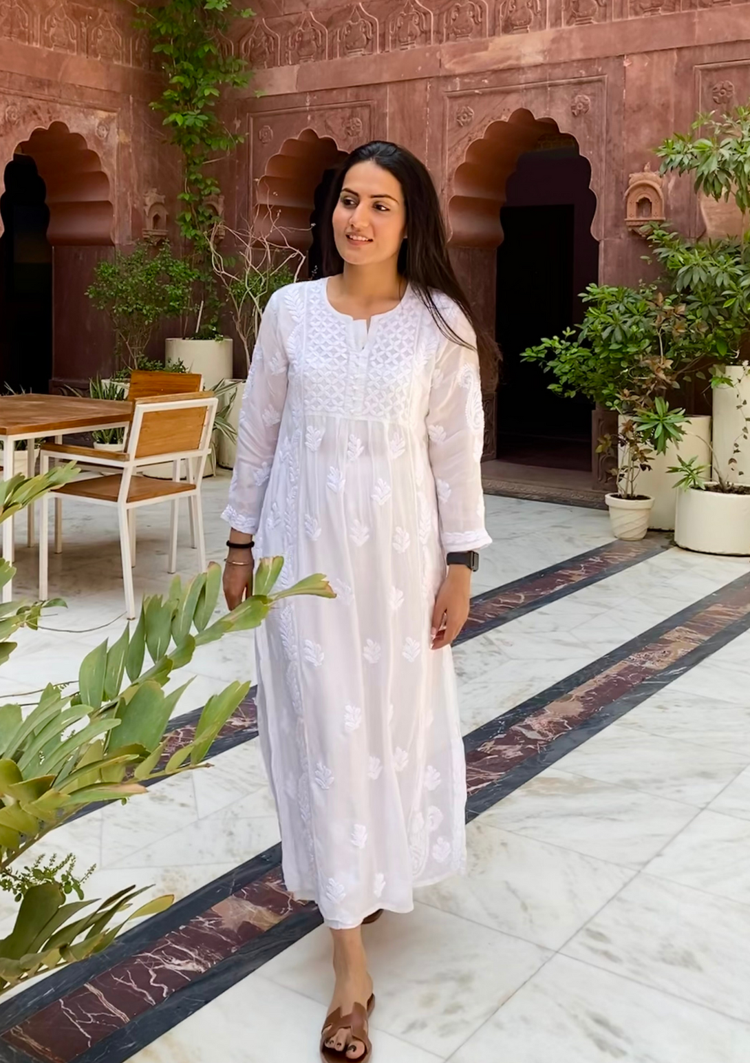 Umaiza muslin kurta with chikankari embroidery and muslin in white colour