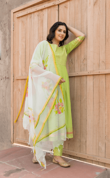 Women's Crisp Green Kurta Set with Hand Paint Dupatta - Indiakreations