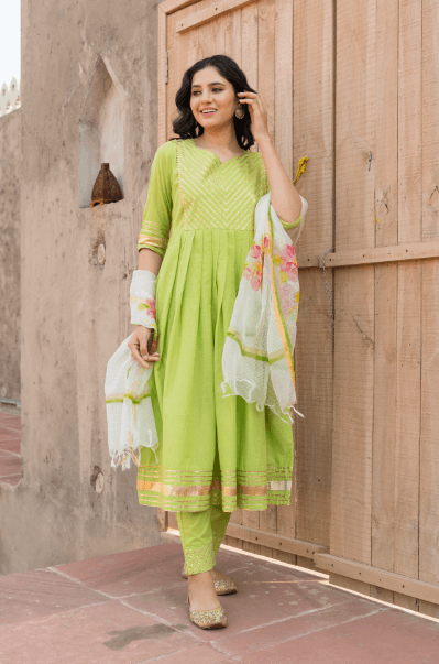 Women's Crisp Green Kurta Set with Hand Paint Dupatta - Indiakreations