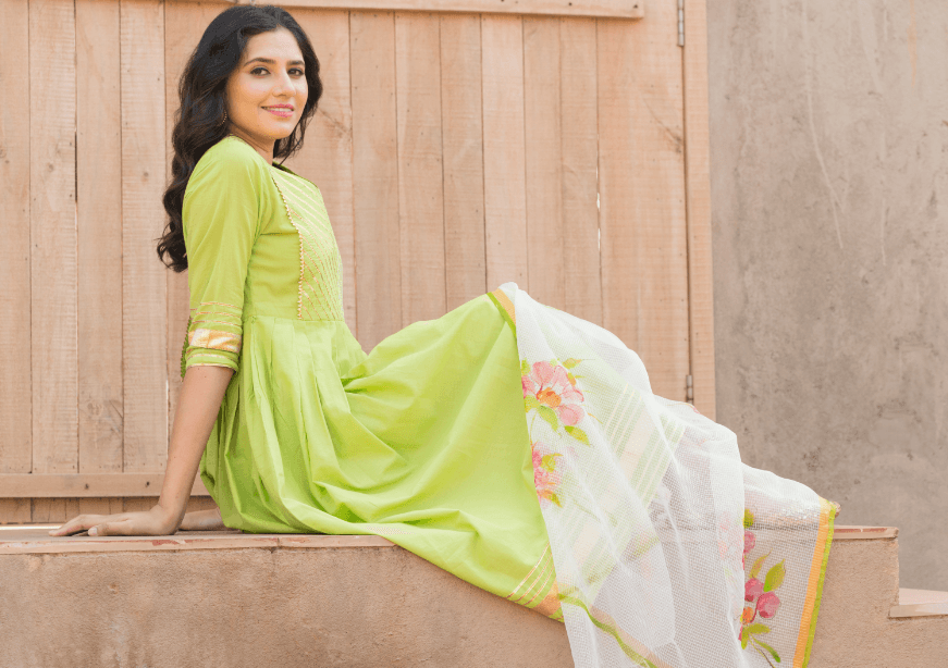 Women's Crisp Green Kurta Set with Hand Paint Dupatta - Indiakreations