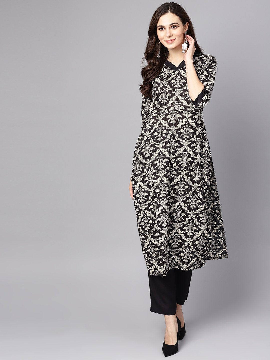 Black & white Floral printed Kurta Set with Pants | NOZ2TOZ - Made In INDIA.