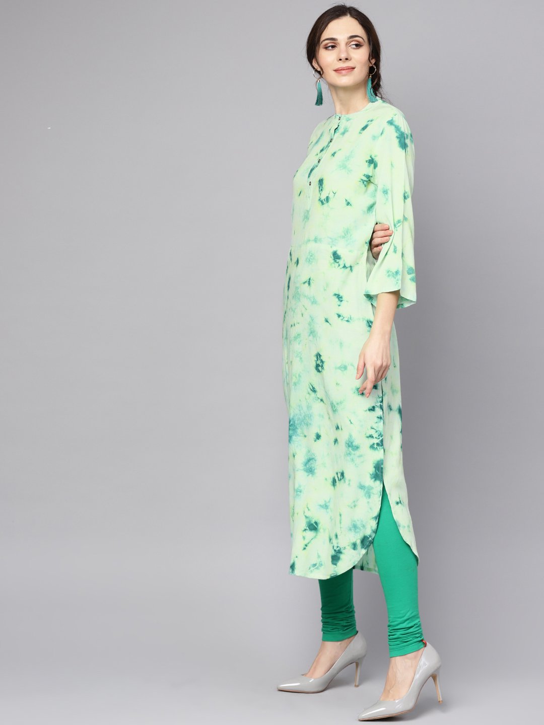 Green Tie & dye kurta with Mandarin collar with flared sleeves | NOZ2TOZ - Made In INDIA.