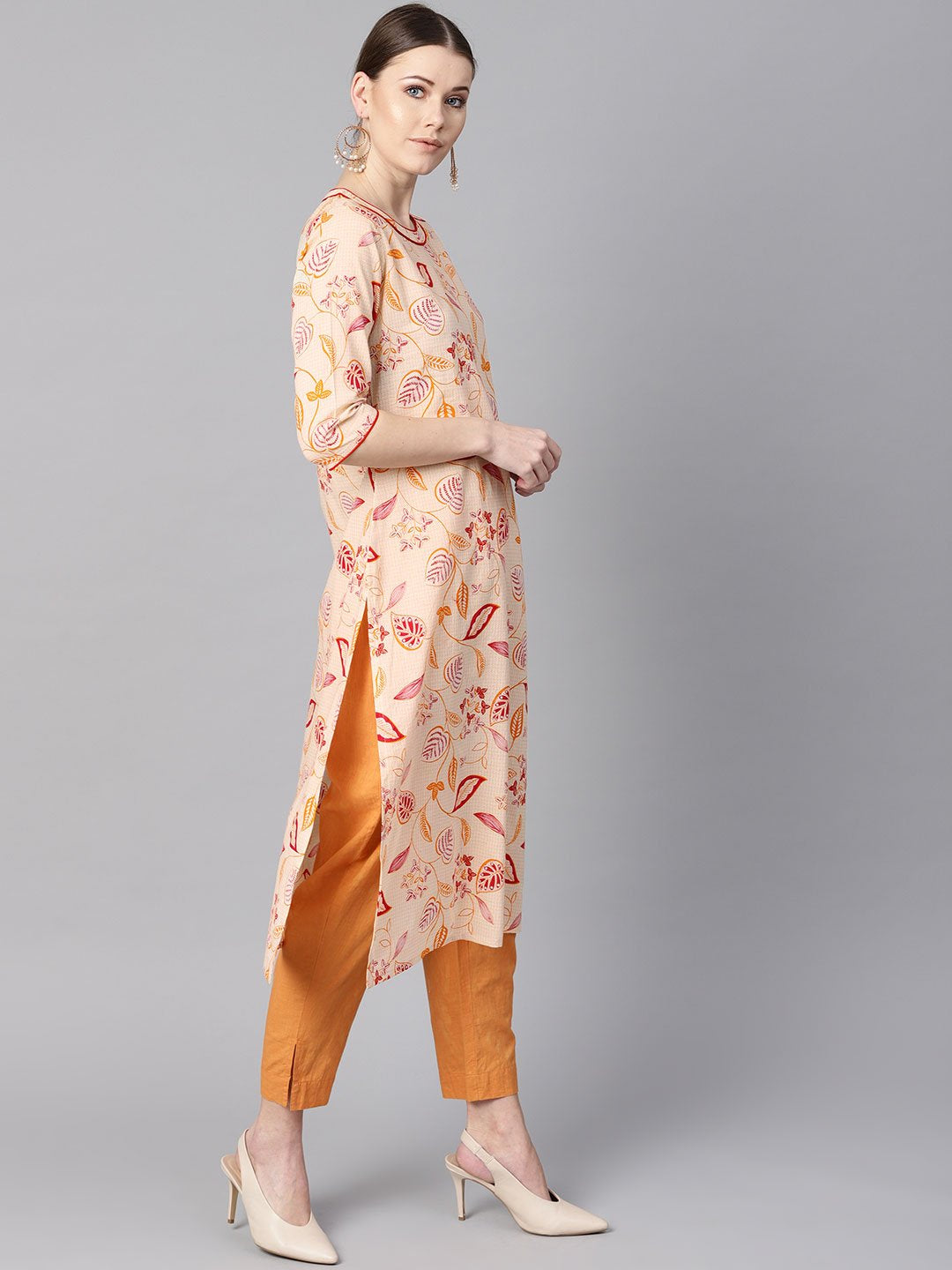 Cream Floral Printed Straight Kurta with Round neck & 3/4 sleeves | NOZ2TOZ - Made In INDIA.