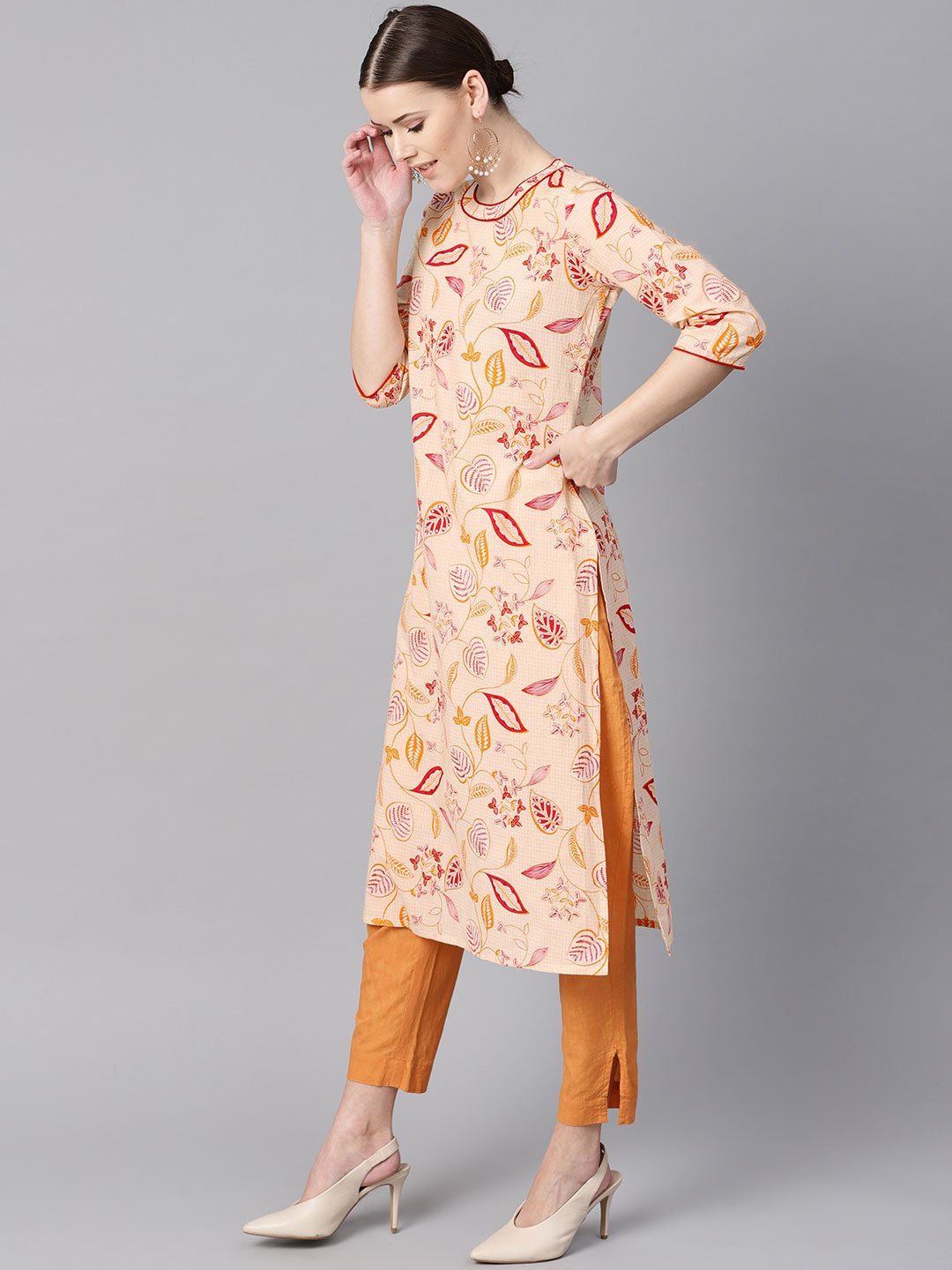 Cream Floral Printed Straight Kurta with Round neck & 3/4 sleeves | NOZ2TOZ - Made In INDIA.