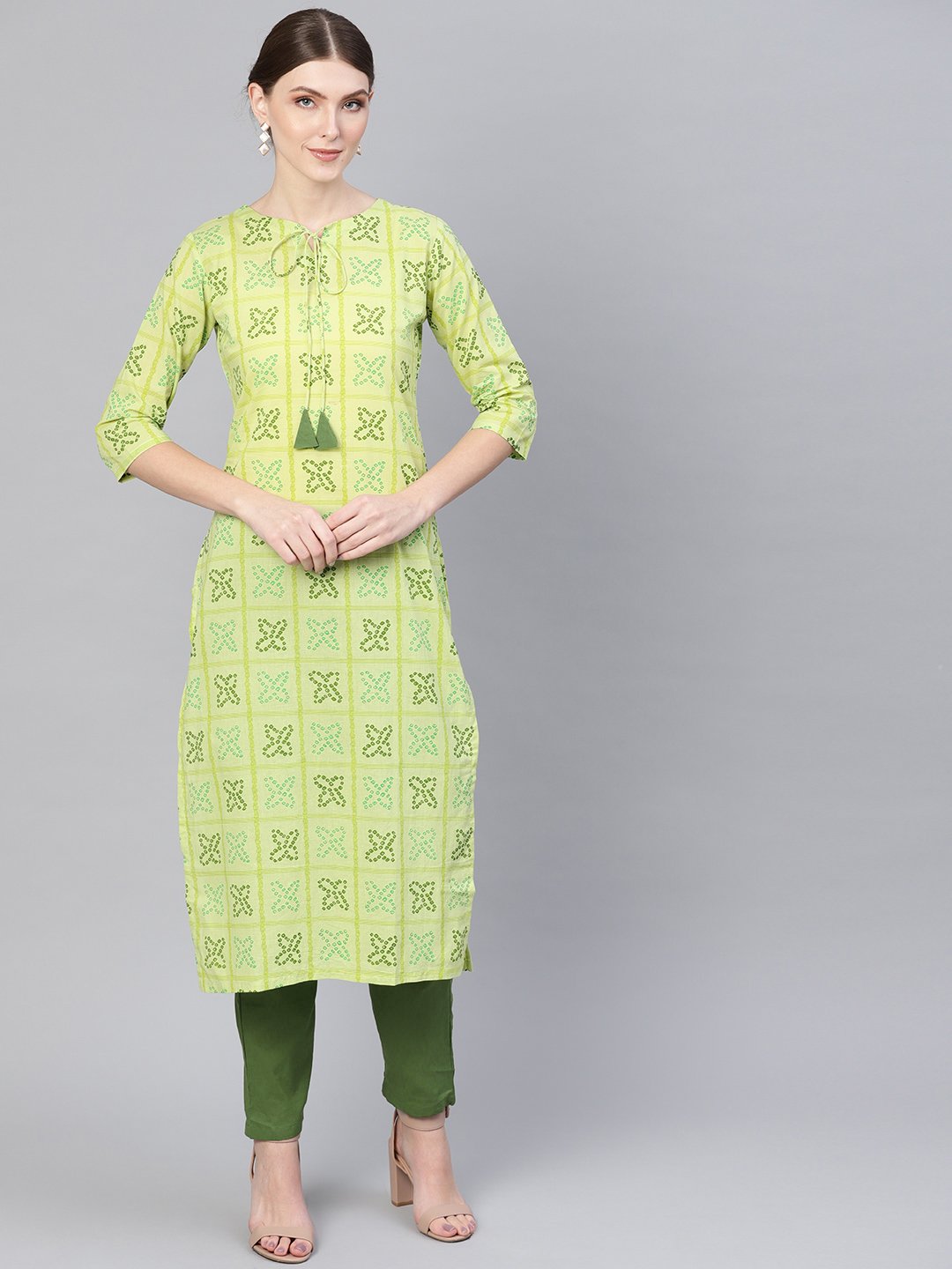 Women Green Bandhani Printed Kurta with Trousers | NOZ2TOZ - Made In INDIA.