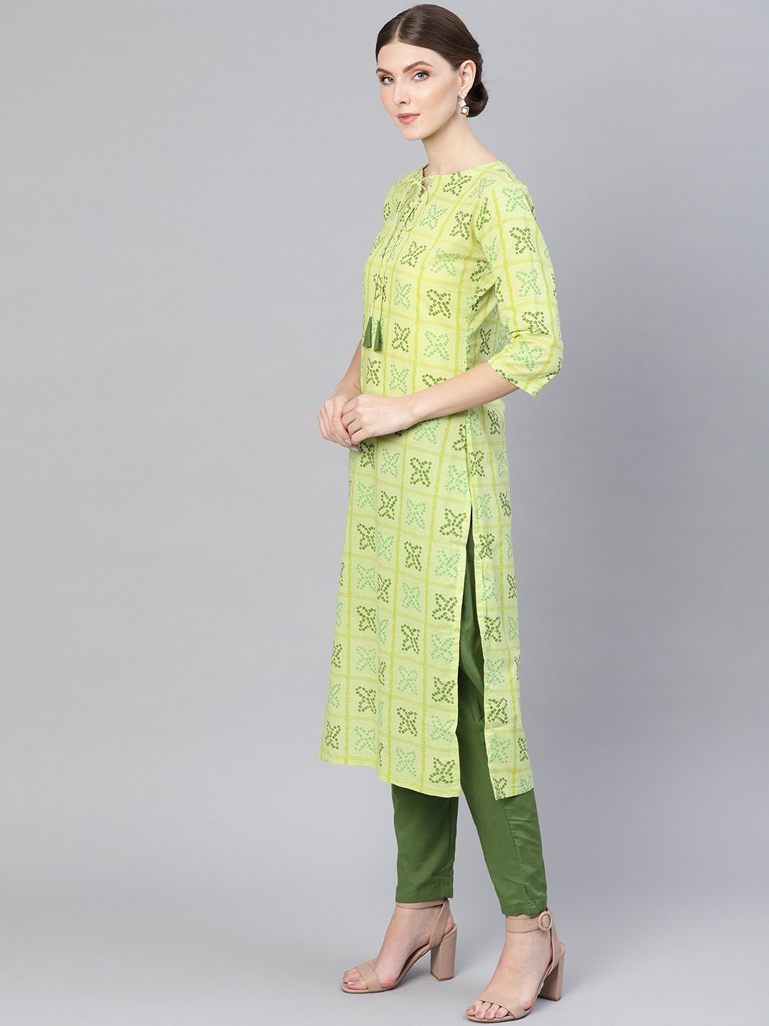 Women Green Bandhani Printed Kurta with Trousers | NOZ2TOZ - Made In INDIA.