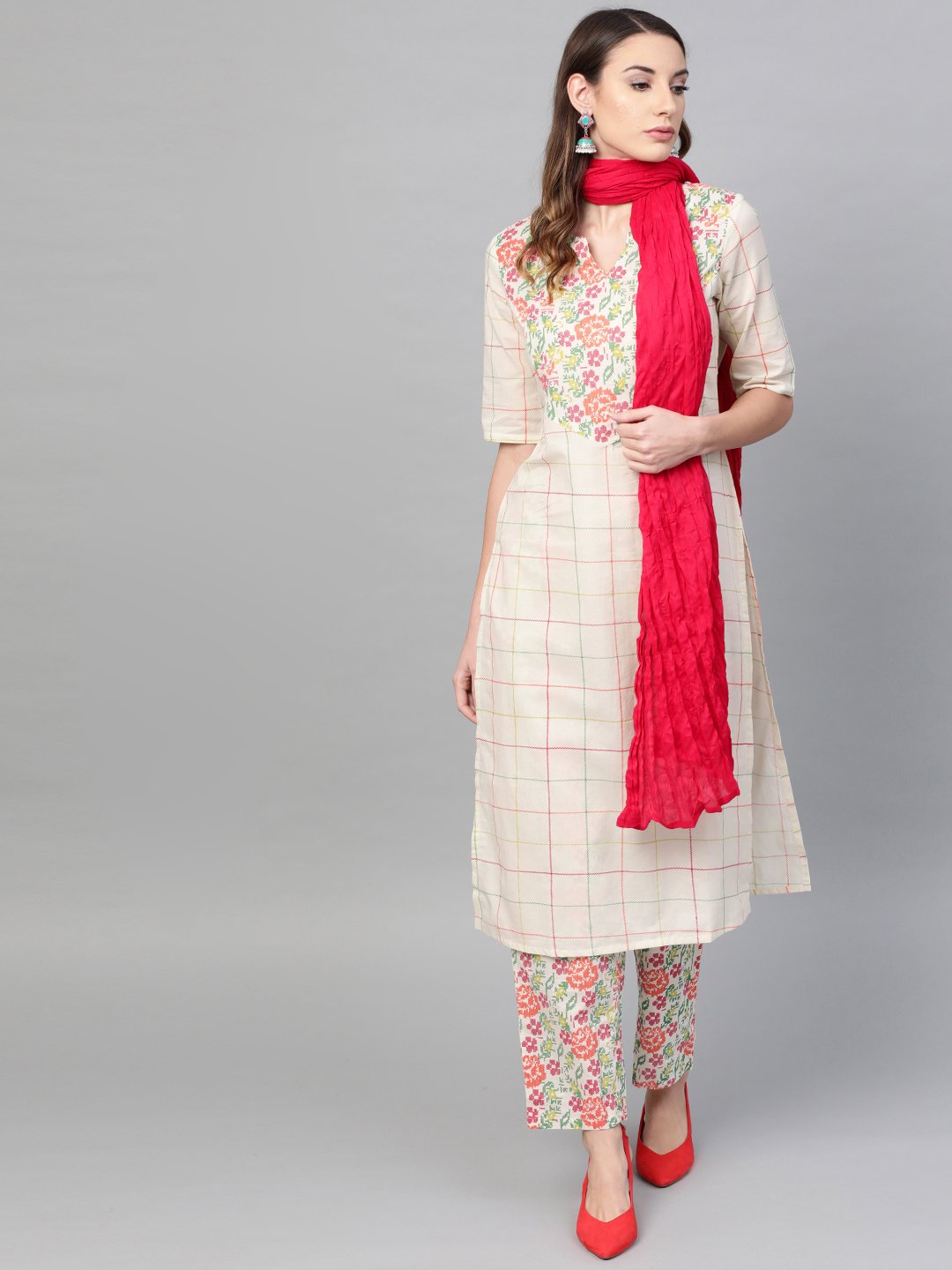 Cream multi printed Kurta set with pants & Solid pink dupatta | NOZ2TOZ - Made In INDIA.