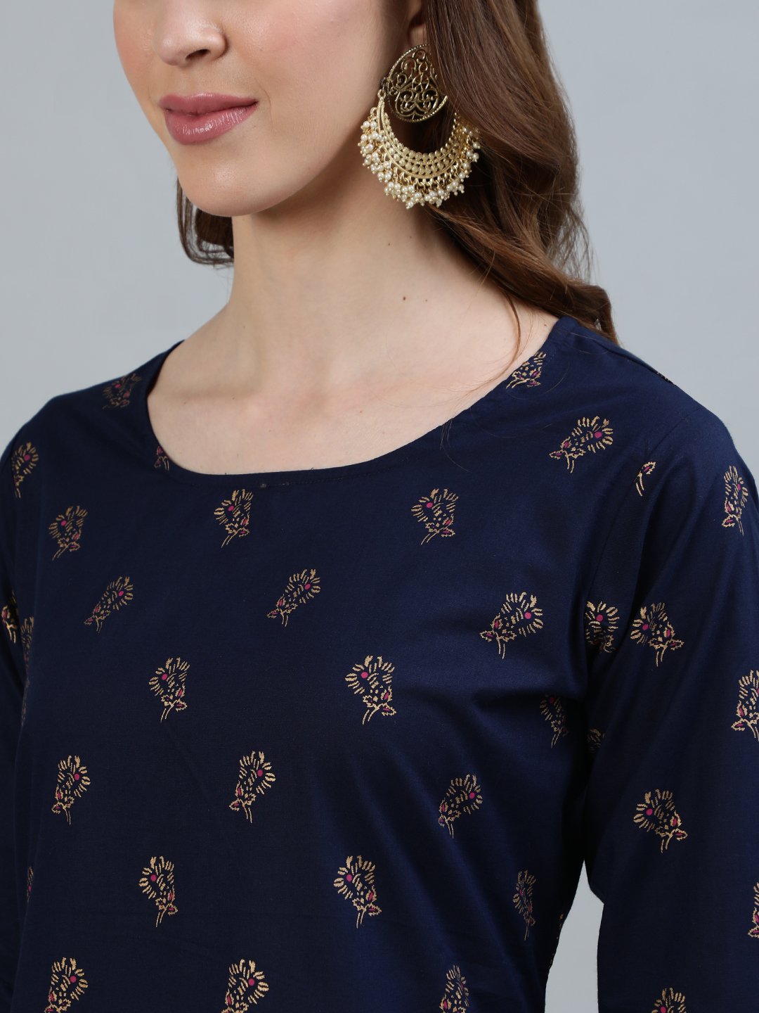 Women Navy Blue Printed Straight Kurta With Three Quarter Sleeves | NOZ2TOZ - Made In INDIA.