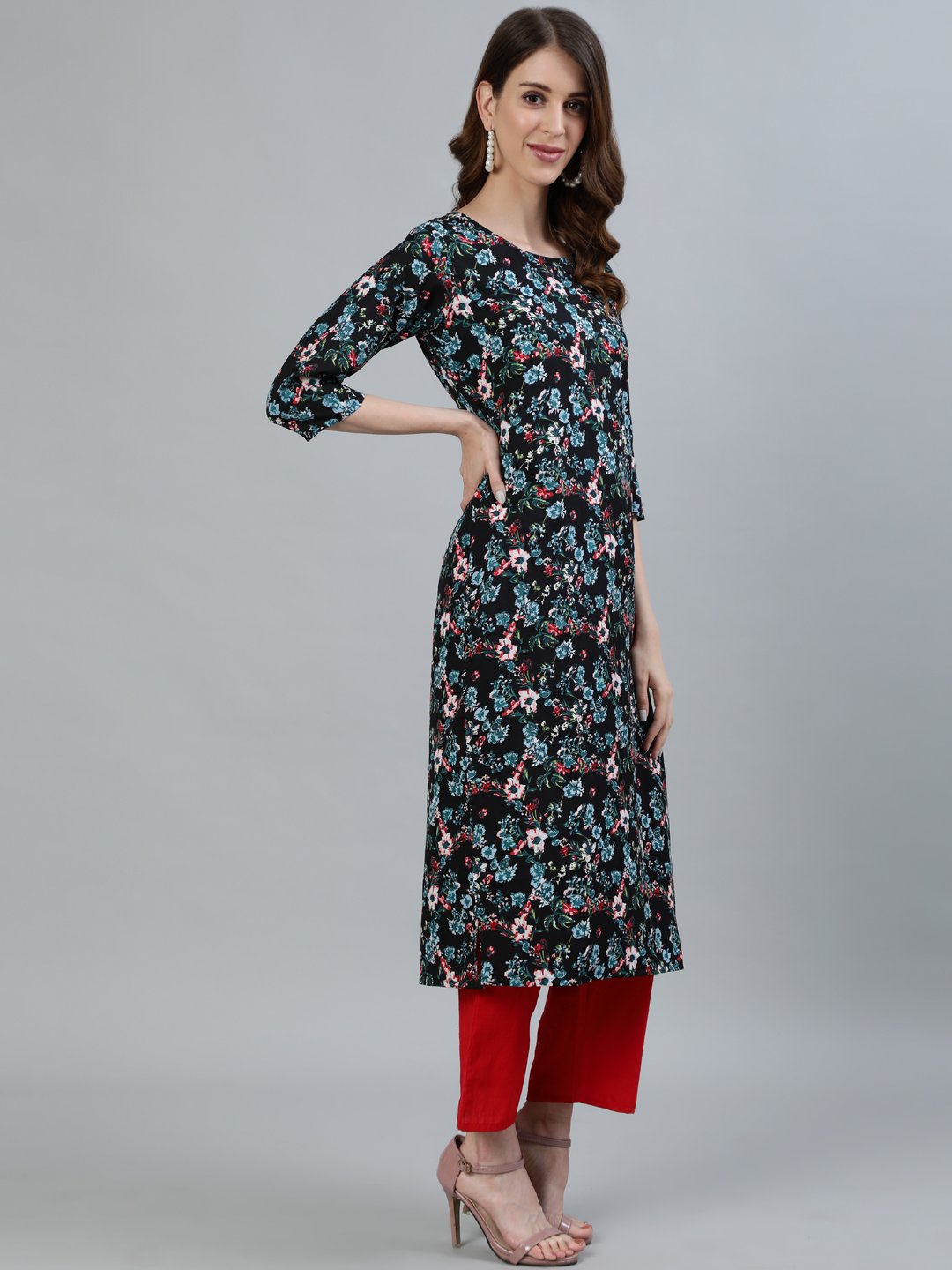 Women Black Floral Printed Straight Kurta With Three Quarter Sleeves | NOZ2TOZ - Made In INDIA.