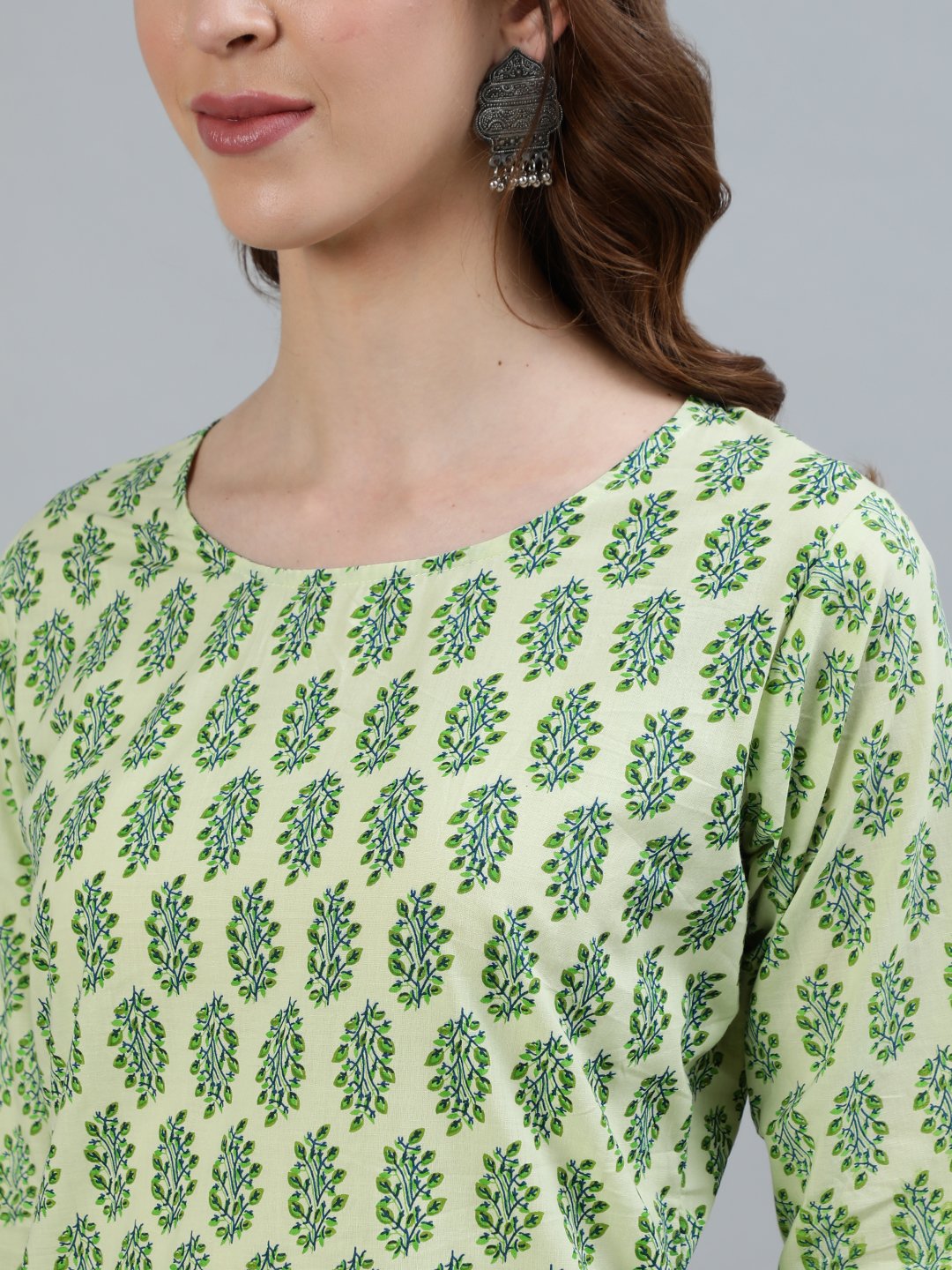 Women Green Printed Straight Kurta With Three Quarter Sleeves | NOZ2TOZ - Made In INDIA.