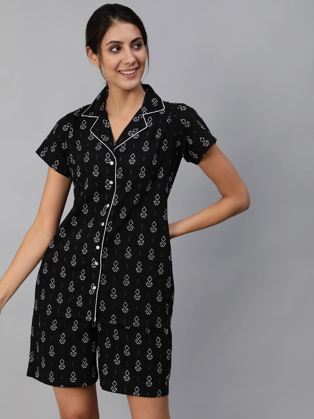 Women Black Floral Printed Night Suit | NOZ2TOZ - Made In INDIA.