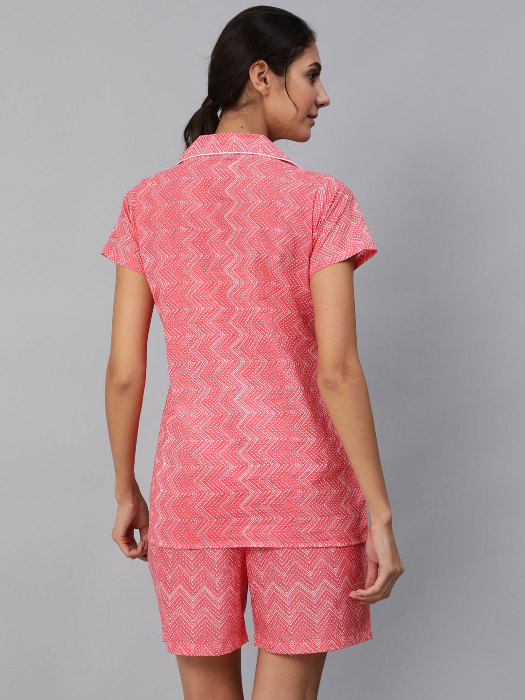 Women Pink ZIg-Zac Printed Night Suit | NOZ2TOZ - Made In INDIA.