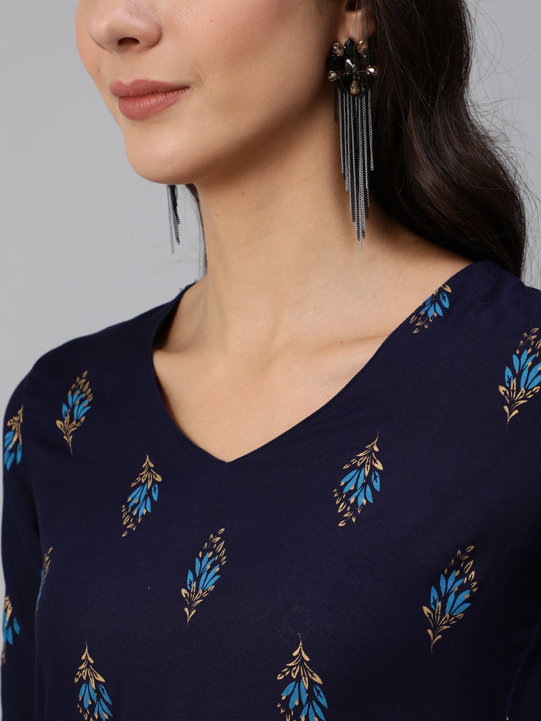 Women Navy Blue & Gold Printed Straight Kurta With Three Quarter sleeves | NOZ2TOZ - Made In INDIA.