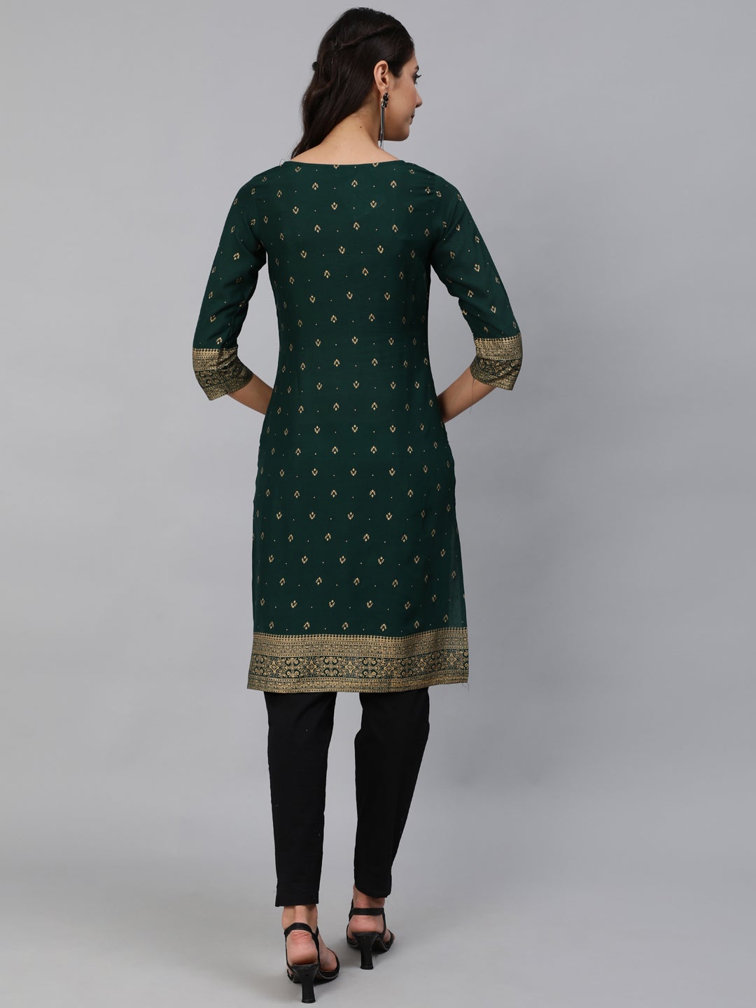 Women Green & Gold Printed Straight Kurta With Three Quarter sleeves | NOZ2TOZ - Made In INDIA.