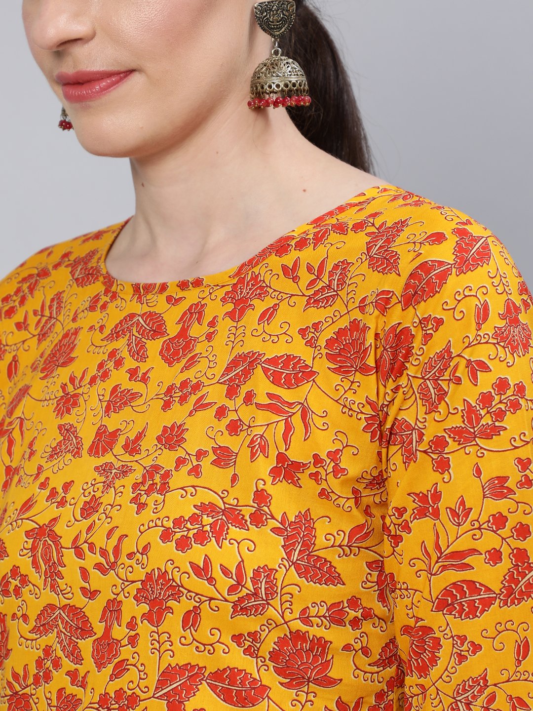 Women Mustard Floral Printed Straight Kurta With Three Quarter Sleeves | NOZ2TOZ - Made In INDIA.