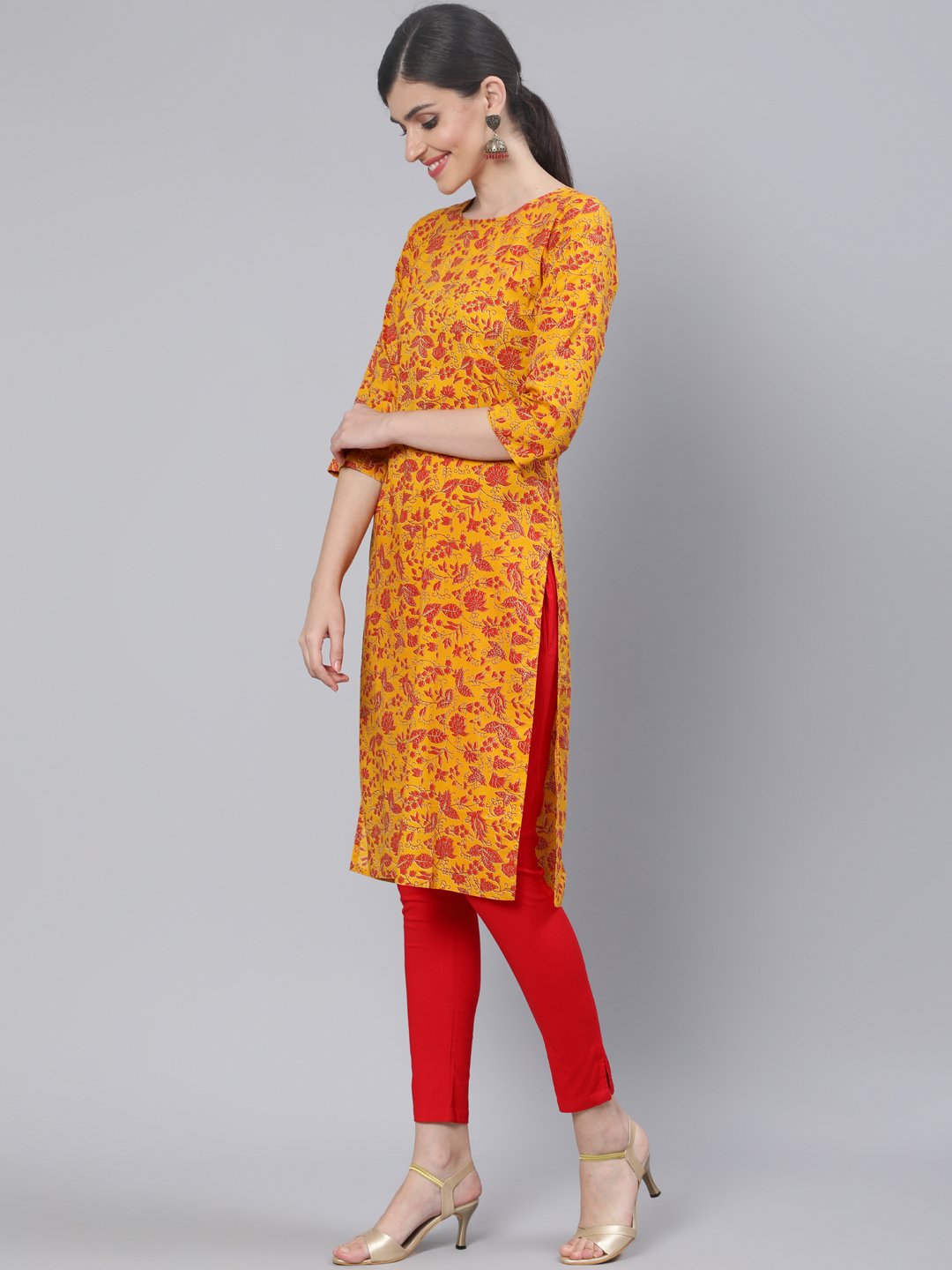 Women Mustard Floral Printed Straight Kurta With Three Quarter Sleeves | NOZ2TOZ - Made In INDIA.