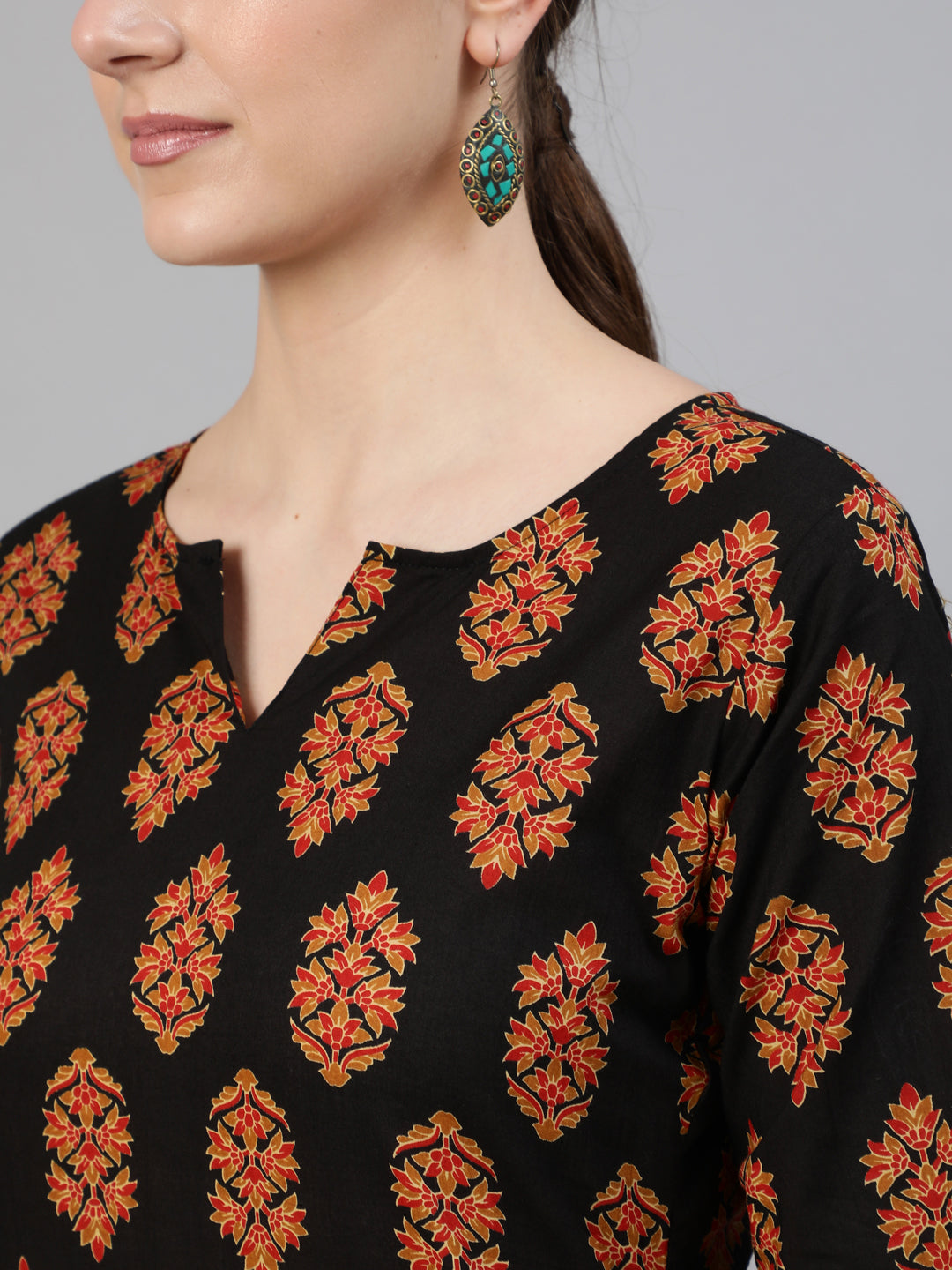 Women Black Ethnic Motif Printed Straight Kurta With Three Quarter Sleeves | NOZ2TOZ - Made In INDIA.