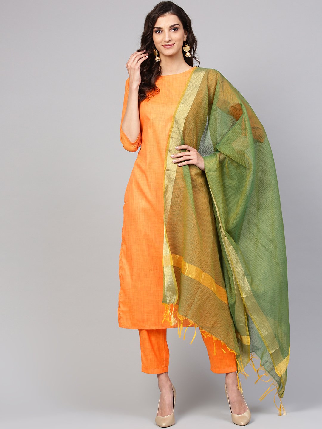 Light  Orange Kurta Set with Pants & green contrasting Dupatta | NOZ2TOZ - Made In INDIA.