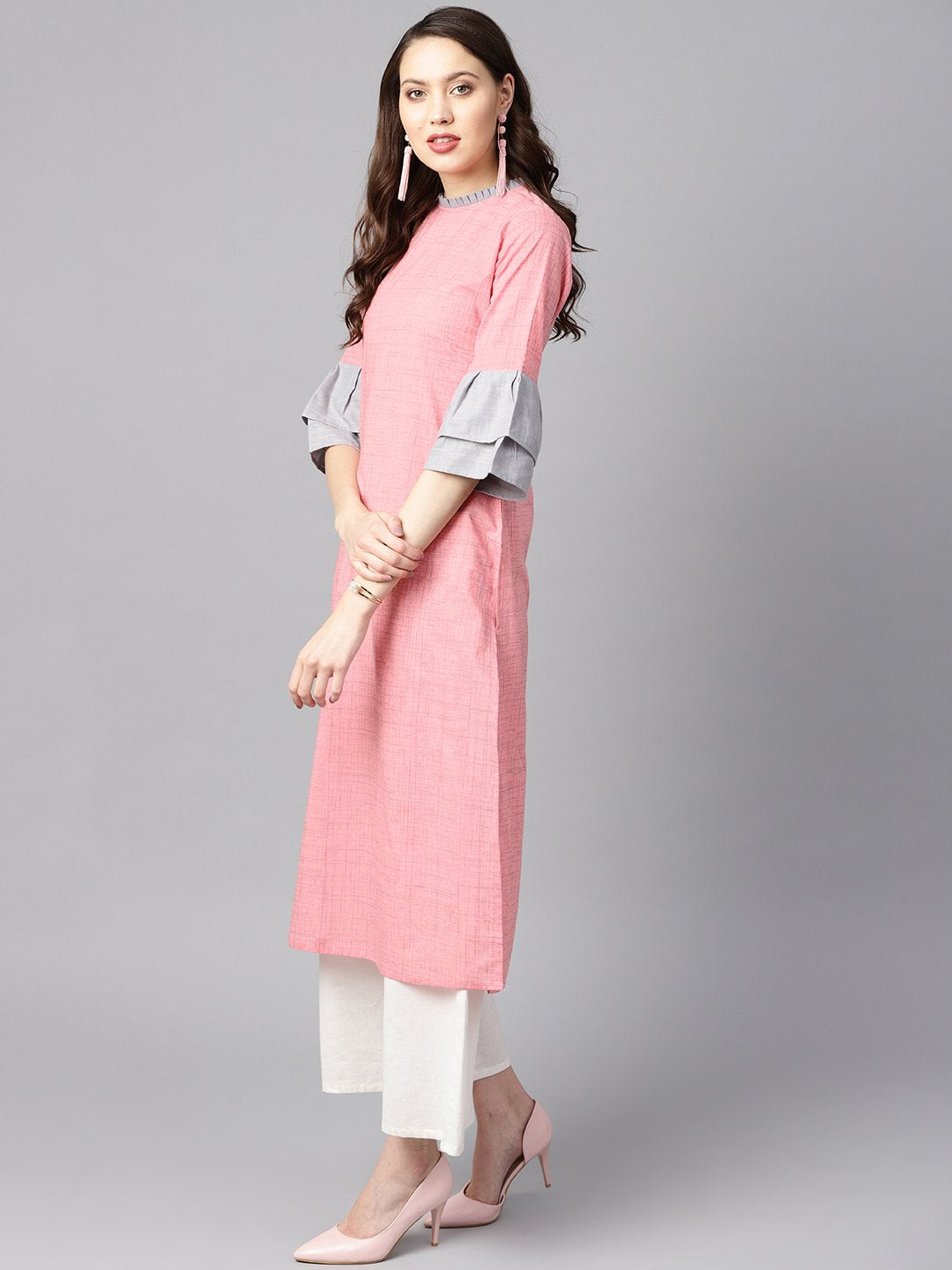 Light Pink Kurta with Pleated Neckline with Flared Sleeves | NOZ2TOZ - Made In INDIA.