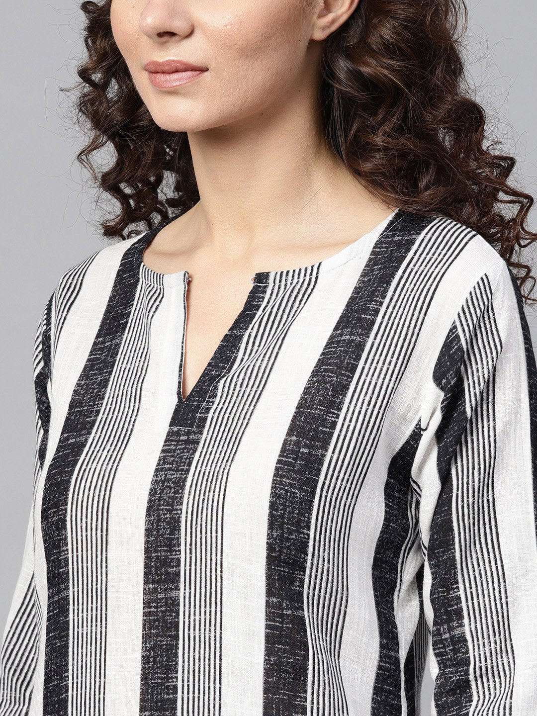 Black & White striped printed 3/4th sleeve cotton kurta | NOZ2TOZ - Made In INDIA.