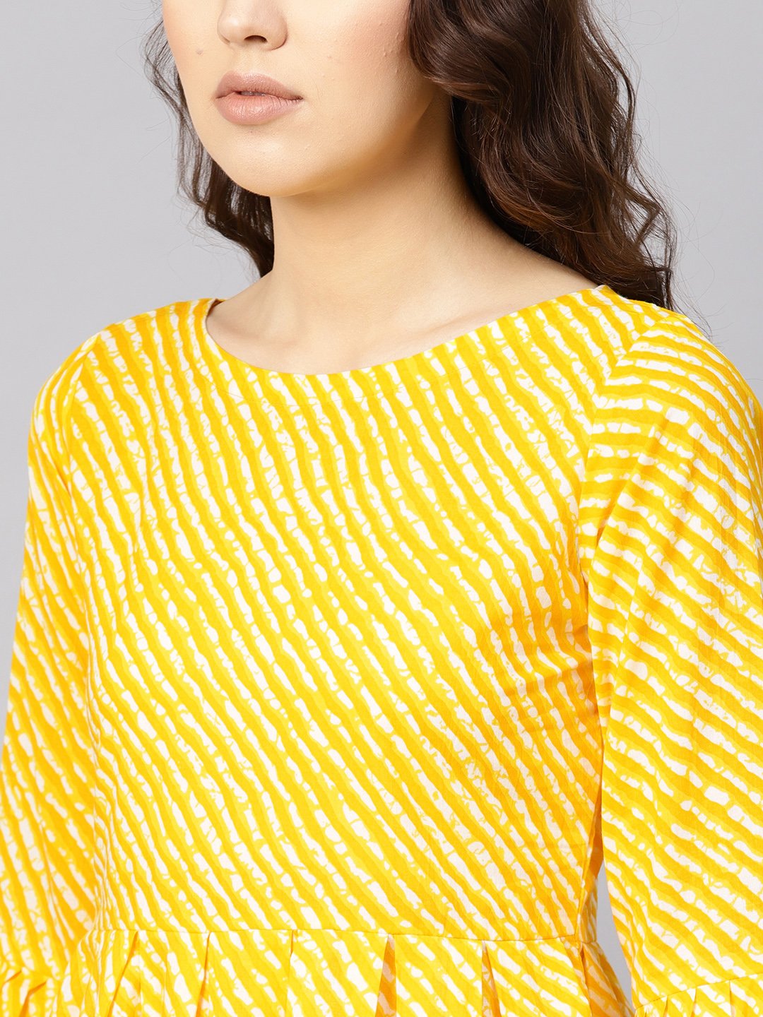 Women Yellow & Off-White Leheriya Print Tunic | NOZ2TOZ - Made In INDIA.