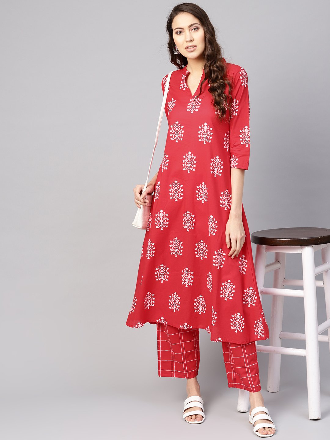 Women Red & White Printed Kurta with Trousers | NOZ2TOZ - Made In INDIA.