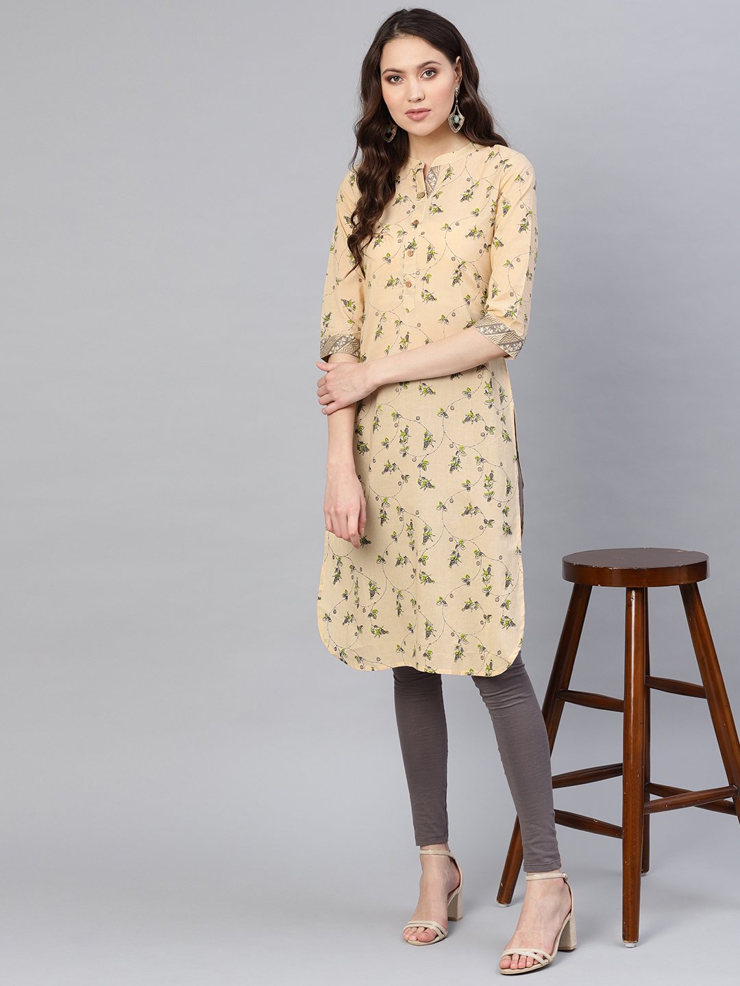 Women Beige & Green Printed Straight Kurta | NOZ2TOZ - Made In INDIA.