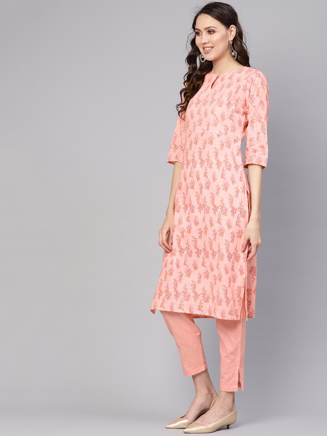 Women Peach-Coloured Printed Kurta with Trousers | NOZ2TOZ - Made In INDIA.