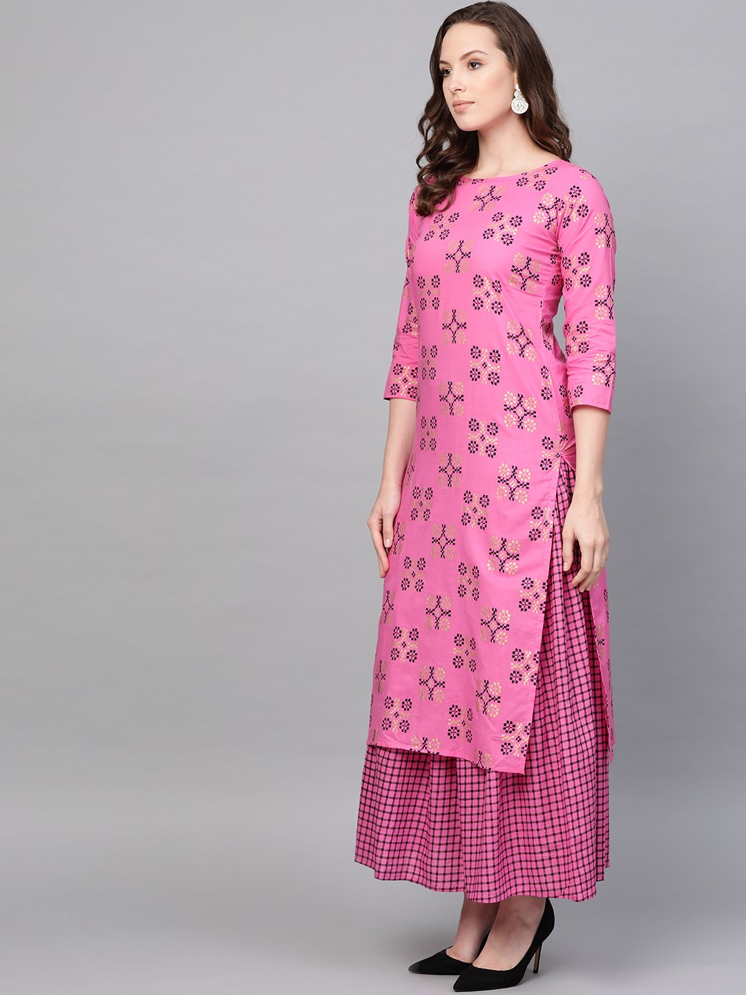 Women Pink Three-Quarter Sleeves Printed Straight Pure Cotton Kurta and Skirt Set | NOZ2TOZ - Made In INDIA.