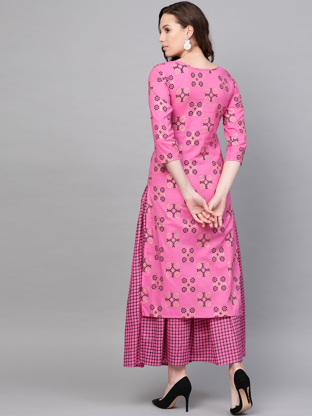 Women Pink Three-Quarter Sleeves Printed Straight Pure Cotton Kurta and Skirt Set | NOZ2TOZ - Made In INDIA.