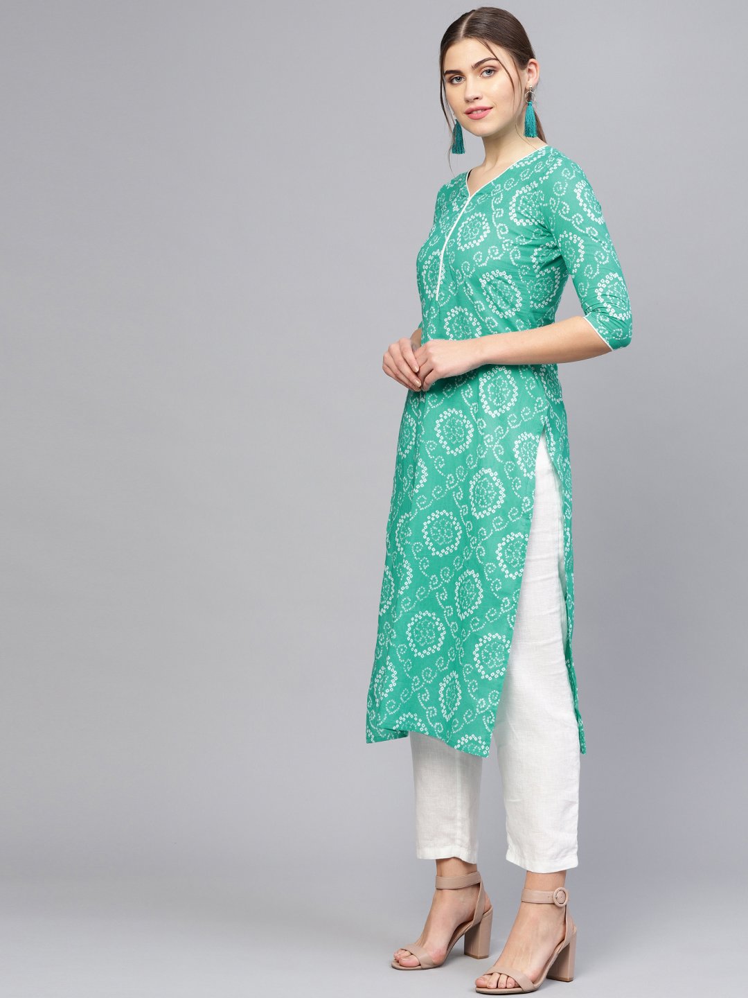 Women Green & White Printed Straight Kurta | NOZ2TOZ - Made In INDIA.