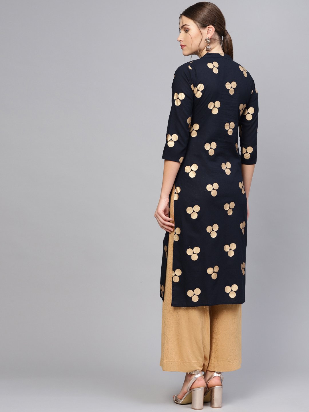 Women Navy Blue & Golden Printed Straight Kurta | NOZ2TOZ - Made In INDIA.