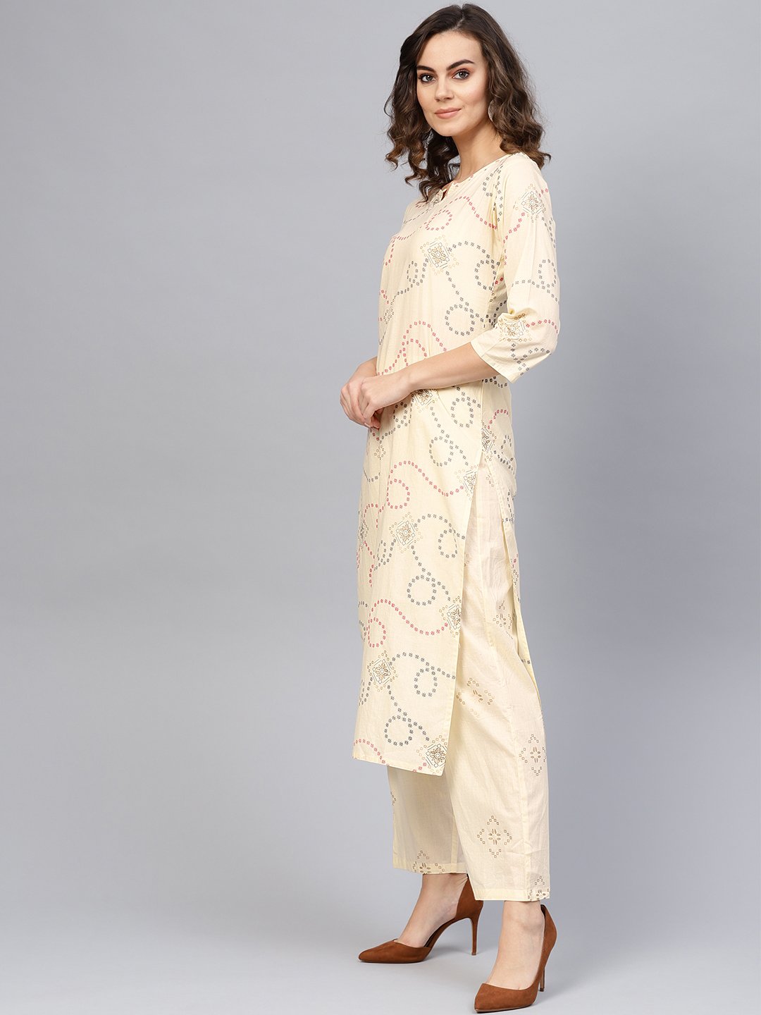 Women Cream-Coloured & Red Printed Kurta with Trousers | NOZ2TOZ - Made In INDIA.