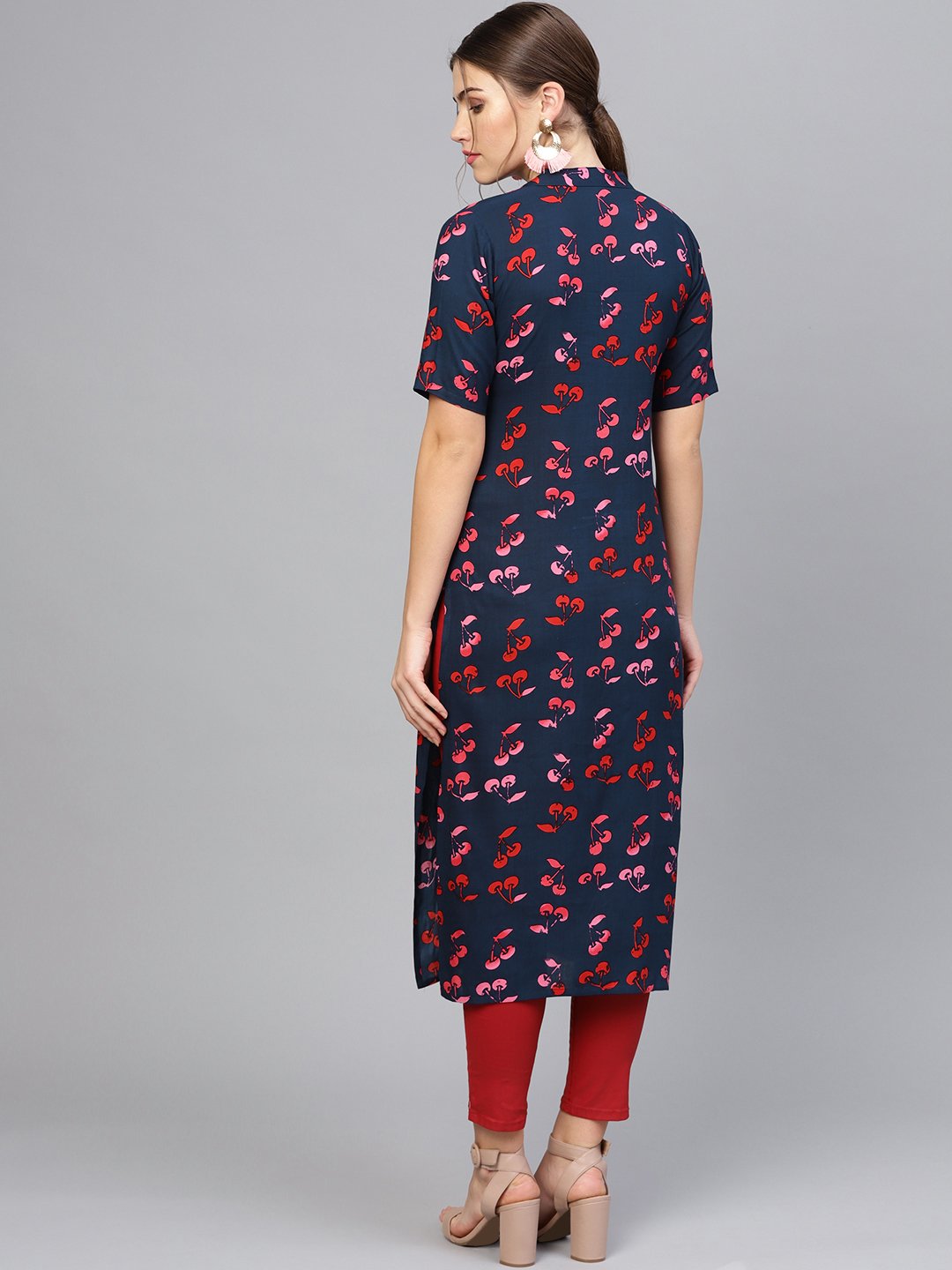 Women Navy Blue & Pink Printed Straight Kurta | NOZ2TOZ - Made In INDIA.