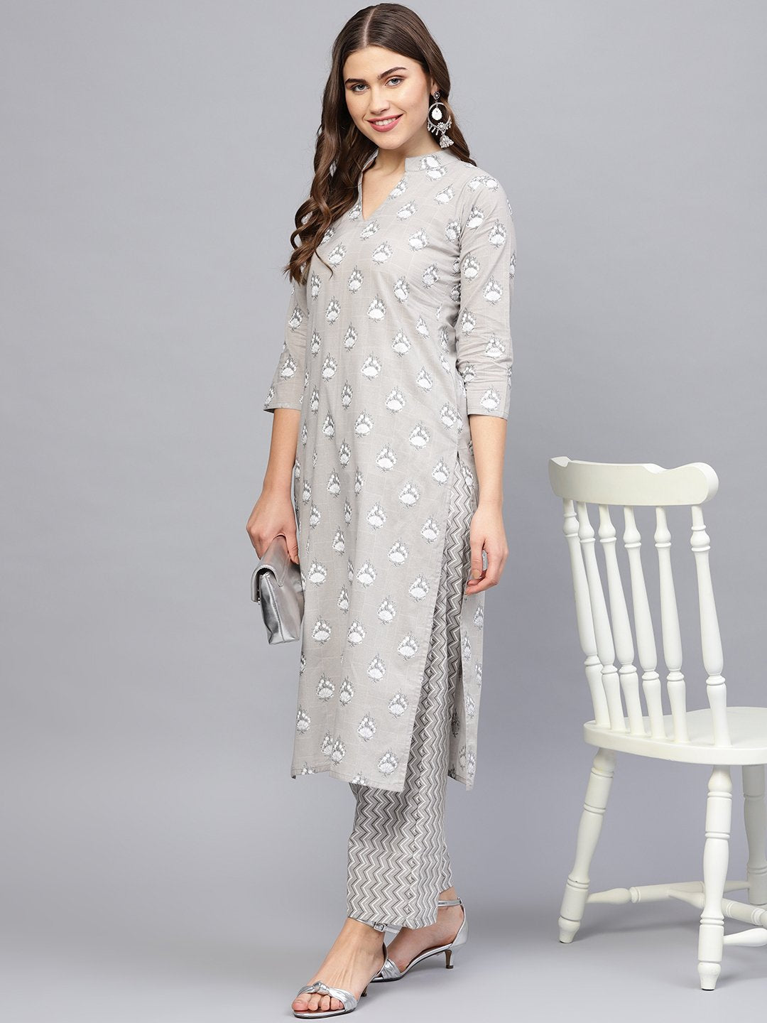 Women Grey & Off-White Printed Kurta with Trousers | NOZ2TOZ - Made In INDIA.