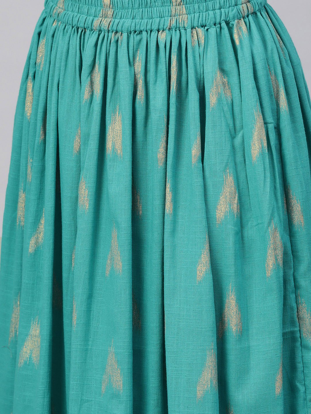 Green Printed Kurta Set With Printed skirt | NOZ2TOZ - Made In INDIA.