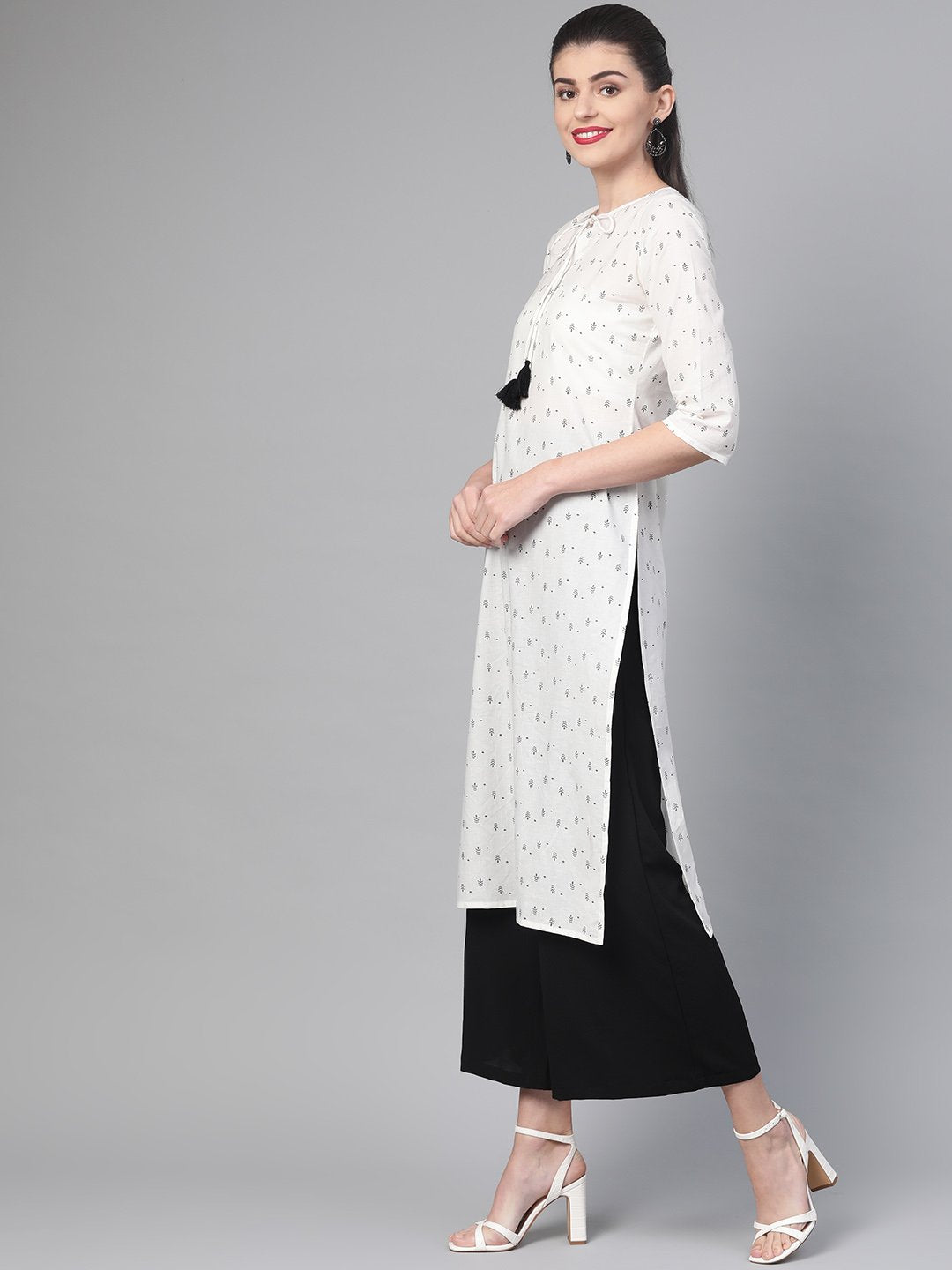 Women White & Black Cotton Straight Geometric Printed Kurta | NOZ2TOZ - Made In INDIA.